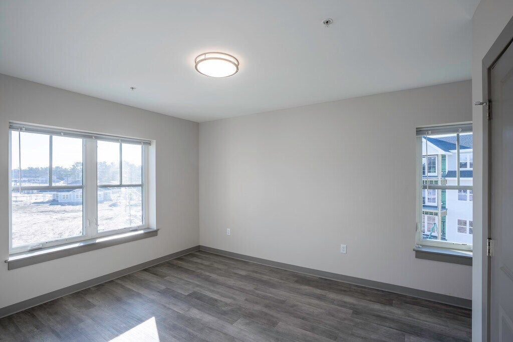 Woodland Cove Apartments in East Wareham, MA