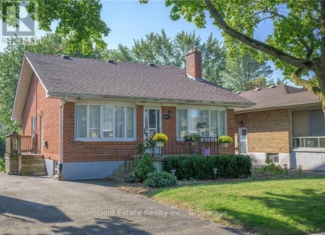 property at 619 Ross St