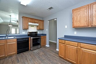 814 Monarch Ave in Cedar Park, TX - Building Photo - Building Photo