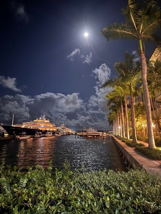 3940 N Flagler Dr, Unit 206 in West Palm Beach, FL - Foto de edificio