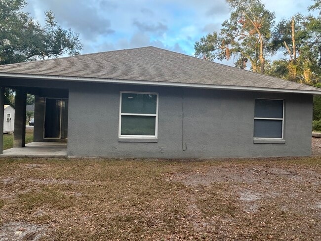 700 Wilson St in Wildwood, FL - Foto de edificio - Building Photo