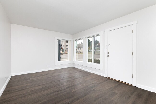 5058 Martin Luther King Jr Way S in Seattle, WA - Building Photo - Building Photo