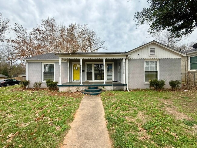 property at 427 E 5th St