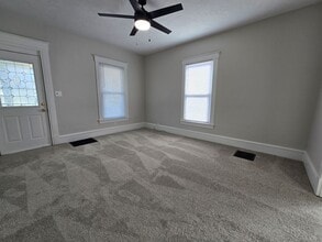 911 S Mason St in Bloomington, IL - Building Photo - Building Photo