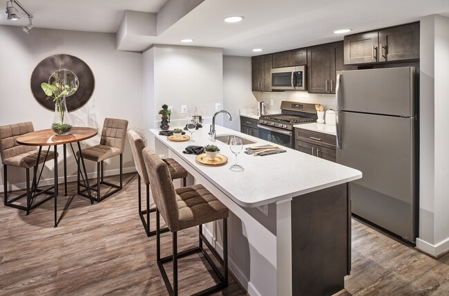 Courtland Towers in Arlington, VA - Foto de edificio - Building Photo