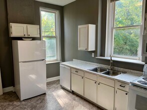 823 Oak St in Cincinnati, OH - Building Photo - Building Photo