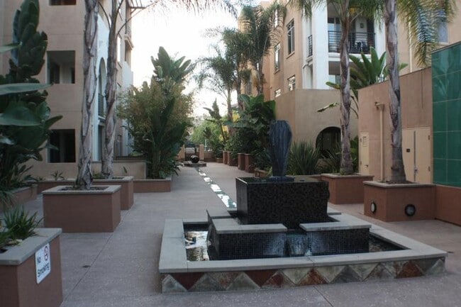 8211 Station Village Ln in San Diego, CA - Building Photo - Building Photo