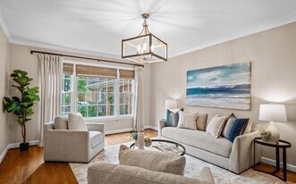 3006 Federal Hill Dr in Falls Church, VA - Building Photo