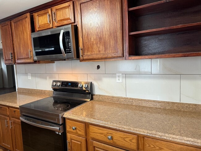 7038 Hillside Rd in Harrisburg, PA - Building Photo - Building Photo