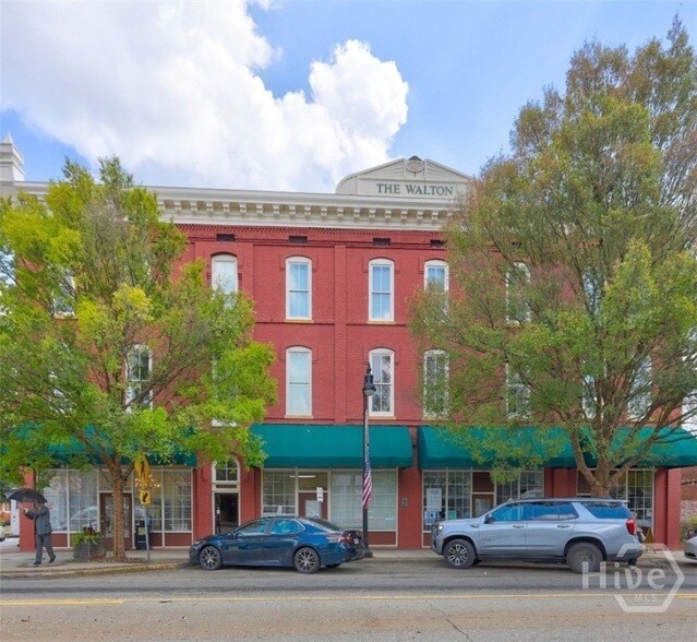 123 S Broad St in Monroe, GA - Foto de edificio
