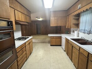 420 N Lydia Ave in Stephenville, TX - Building Photo - Building Photo
