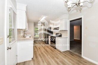 224 Holmsbury Rd in Irmo, SC - Foto de edificio - Building Photo