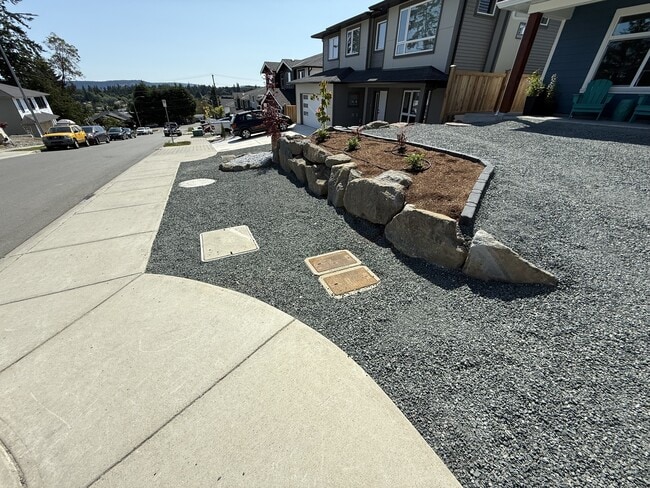 625 Rotayo Rd in Nanaimo, BC - Building Photo - Building Photo