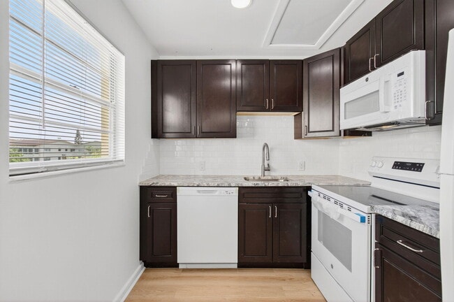 459 Mansfield K in Boca Raton, FL - Building Photo - Building Photo