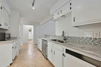 3326 Clarksburg Dr in Austin, TX - Building Photo - Building Photo