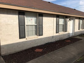 1801 Lexington Cir, Unit #3 in Edinburg, TX - Building Photo