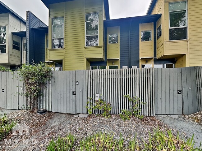 property at 1222 32nd St