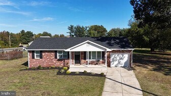 3 Helen Ave in Pedricktown, NJ - Building Photo