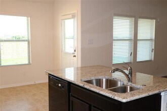 1032 Hillrose Dr in Leander, TX - Foto de edificio - Building Photo
