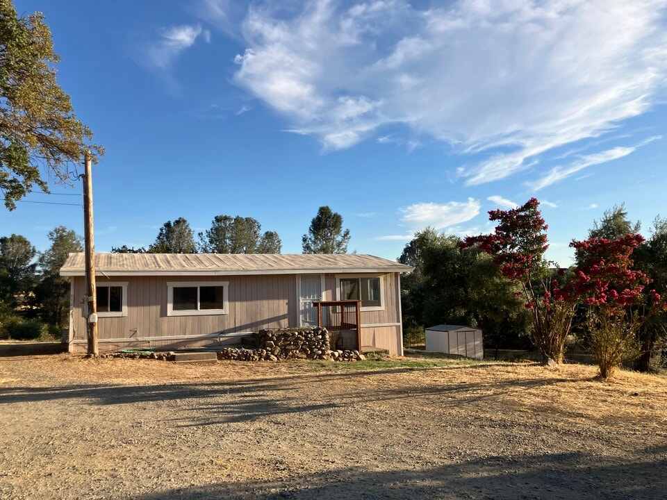 5560 Old Olive Highway in Oroville, CA - Foto de edificio