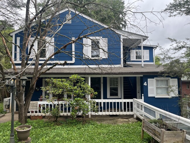 4 Farrwood Ave, Unit 8