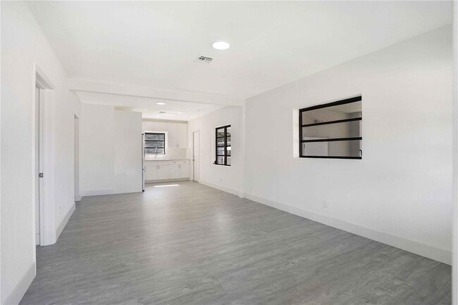 50 E 13th St in Hialeah, FL - Building Photo - Building Photo