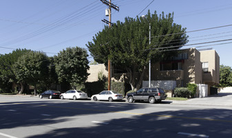 11113 Moorpark St in North Hollywood, CA - Building Photo