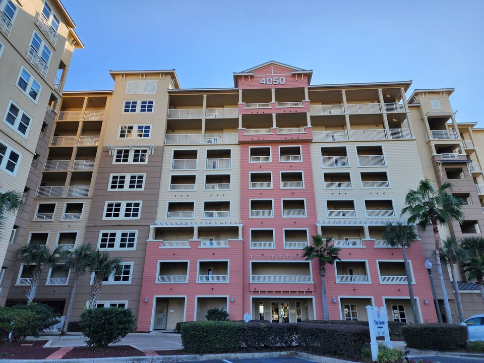 4050 Marriott Dr in Panama City Beach, FL - Building Photo