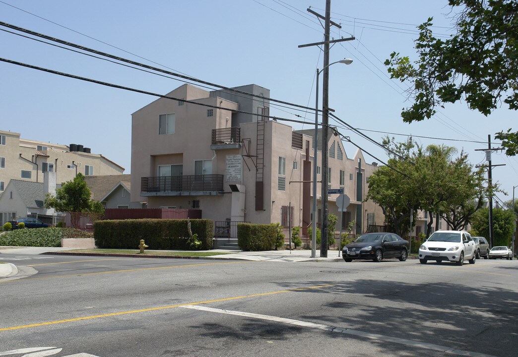 450 N Van Ness Ave in Los Angeles, CA - Foto de edificio