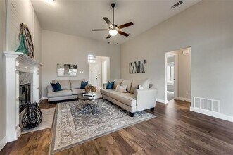 1811 Creekpark Trail in Arlington, TX - Building Photo - Building Photo