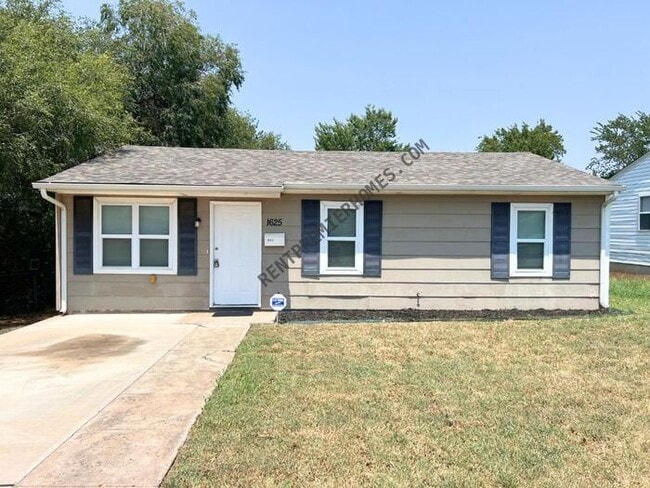 property at 1625 E Hill St