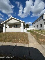 21 Wyckoff St in Deal, NJ - Building Photo