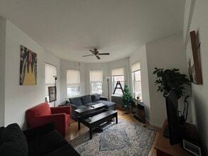 10 Parker Hill Ave, Unit 2 in Boston, MA - Foto de edificio - Building Photo