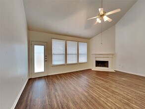 28726 Hidden Cove Dr in Magnolia, TX - Building Photo - Building Photo