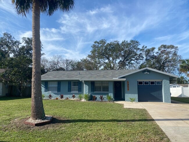 1920 Travelers Palm Dr in Edgewater, FL - Building Photo - Building Photo