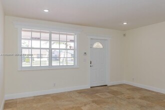 5520 Hayes St in Hollywood, FL - Building Photo - Building Photo