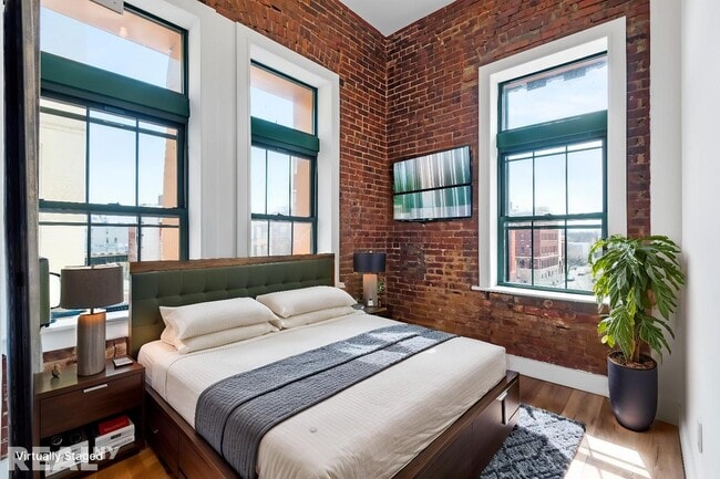 16 Howard Ave in Brooklyn, NY - Building Photo - Building Photo