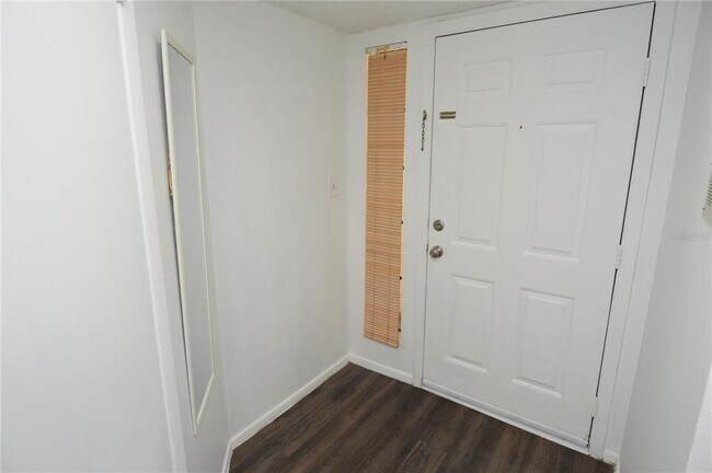 8742 Mallard Reserve Dr in Tampa, FL - Building Photo - Building Photo
