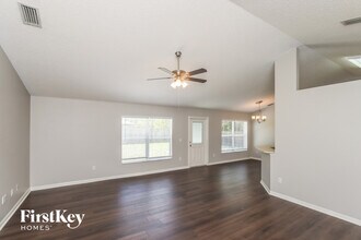 826 Tedder Rd SE in Palm Bay, FL - Foto de edificio - Building Photo