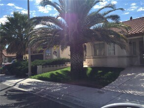 8649 Trafalgar Dr in Las Vegas, NV - Building Photo - Building Photo