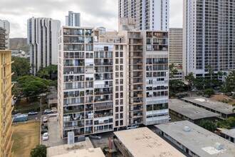 250 Ohua Ave in Honolulu, HI - Foto de edificio - Building Photo