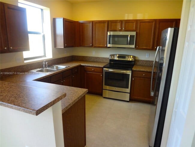 11756 SW 238th St in Homestead, FL - Building Photo - Building Photo