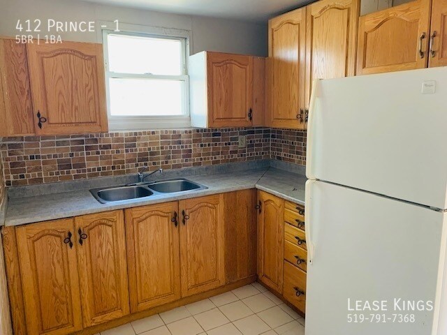 412 Prince in Windsor, ON - Building Photo