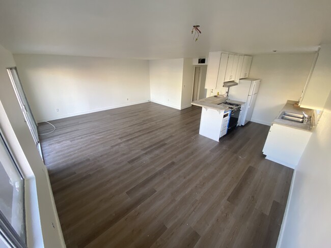 325 Monterey Blvd, Unit A in Hermosa Beach, CA - Building Photo - Building Photo