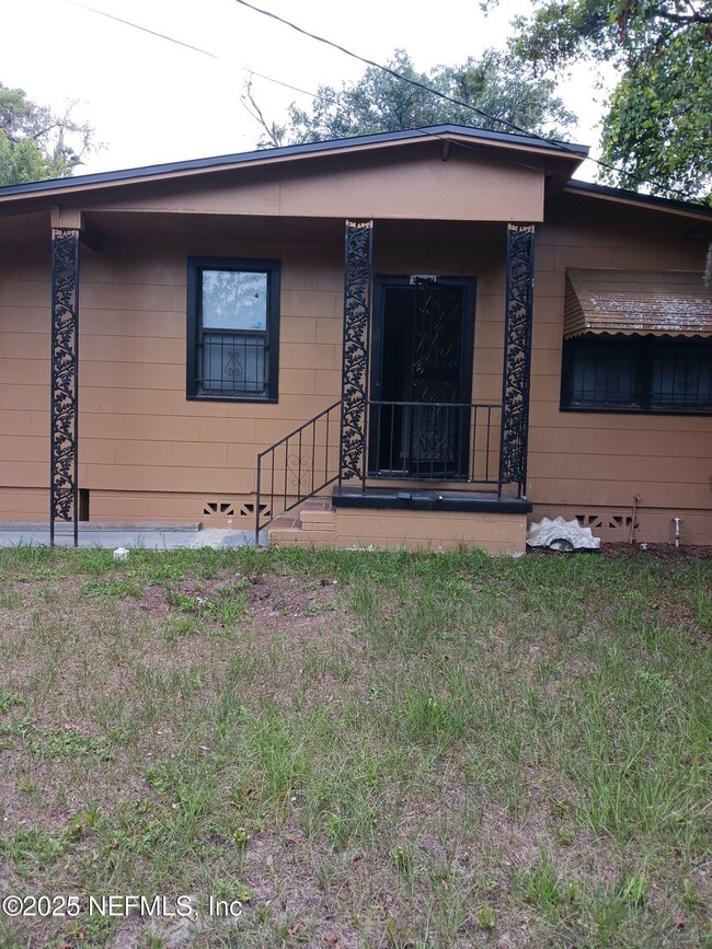 property at 6817 W Virginia Ave