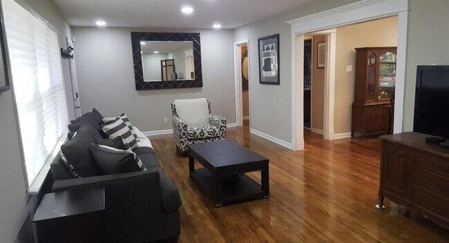 2229 Beecher Cir SW in Atlanta, GA - Building Photo - Building Photo