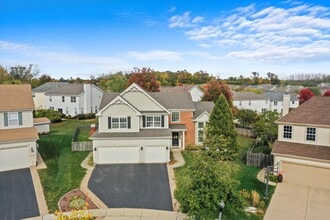 5 Compton Ct in Algonquin, IL - Building Photo - Building Photo