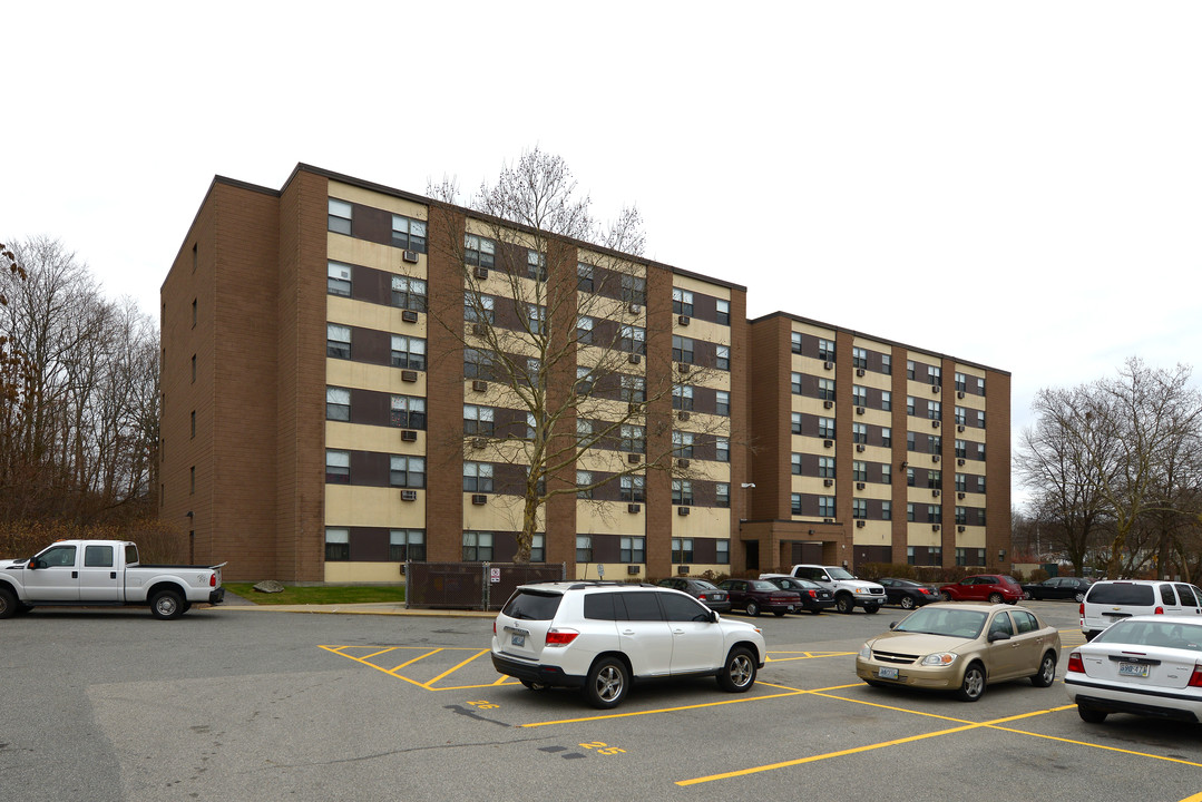 Riveredge Village Apartments in Providence, RI - Building Photo