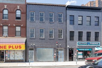 2103 Bergenline Ave in Union City, NJ - Foto de edificio - Building Photo