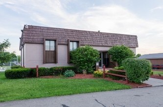 Greenbriar Estates in Batavia, OH - Building Photo - Building Photo